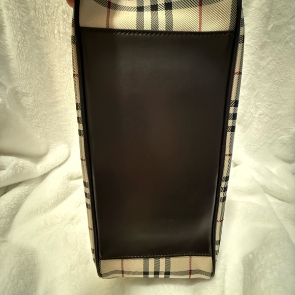 Burberry Cream and Brown Satchel with Iconic Design - Picture 6 of 10